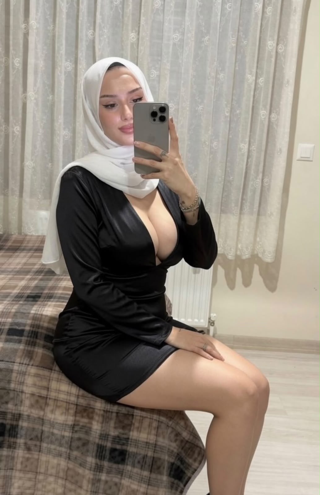 Esikli Alımlı Bayan Escort Müjde